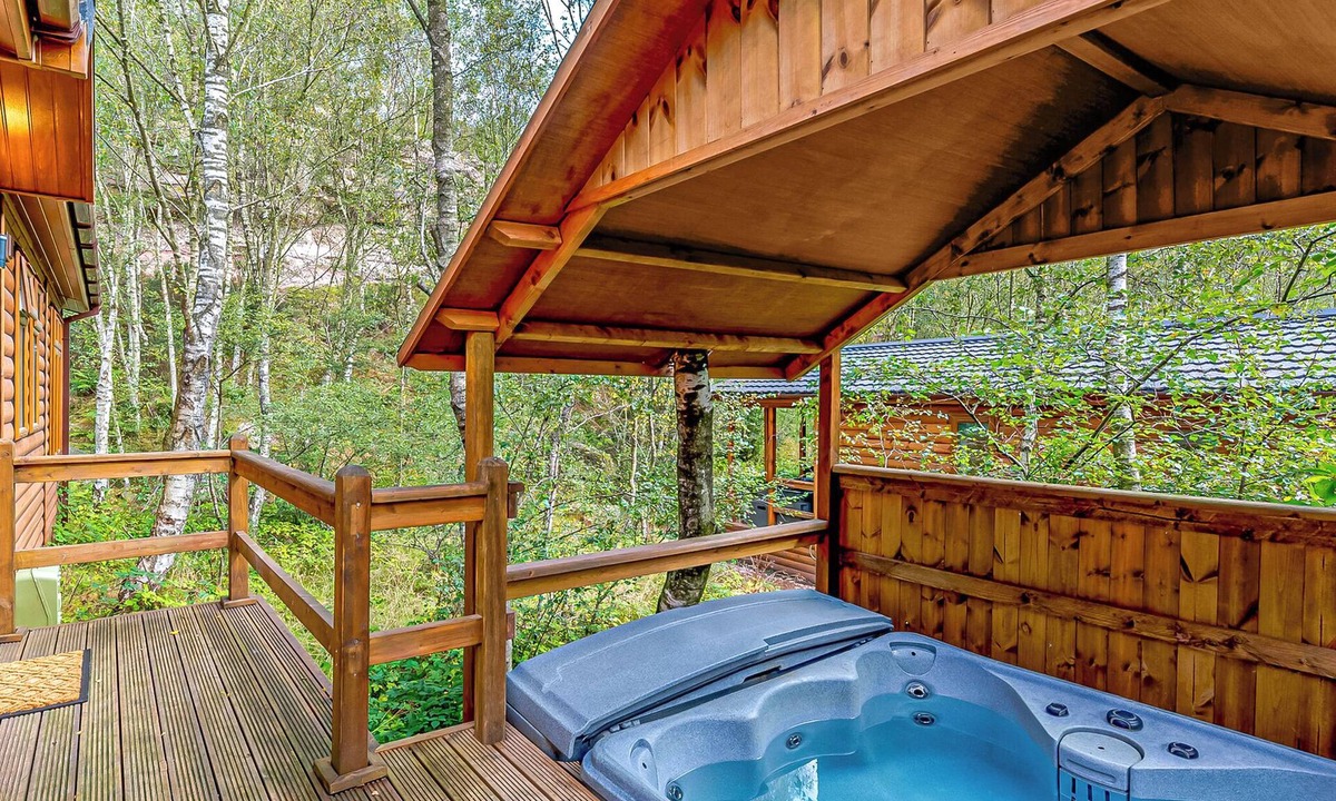 Freehay Ski Chalet | 3 bedroom accommodation in Freehay, Cheadle