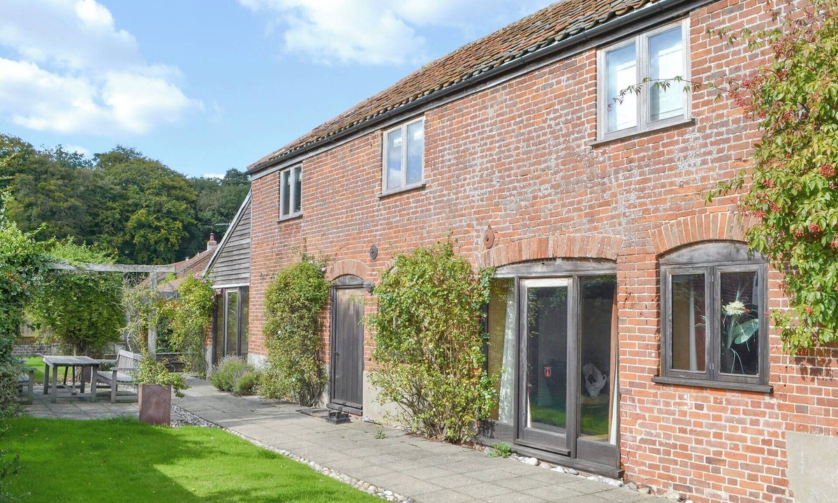 Irstead Cottage | 3 bedroom accommodation in East Somerton