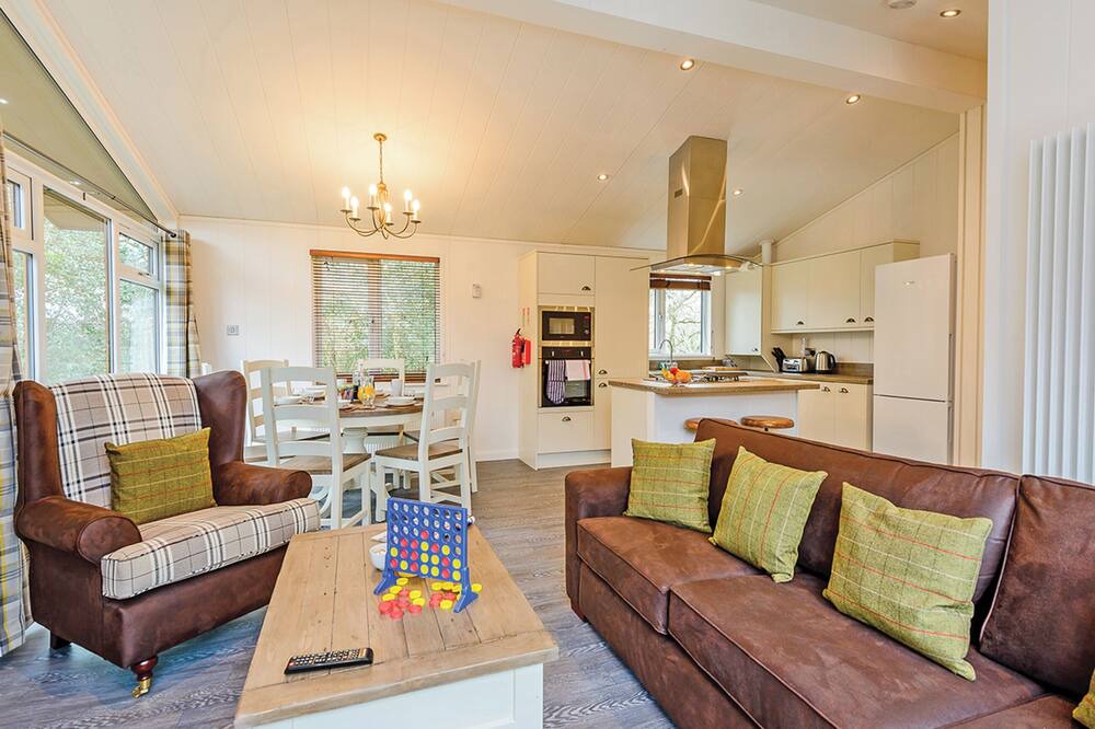 Holton Heath Ski Chalet | 3 bedroom accommodation in Holton Heath