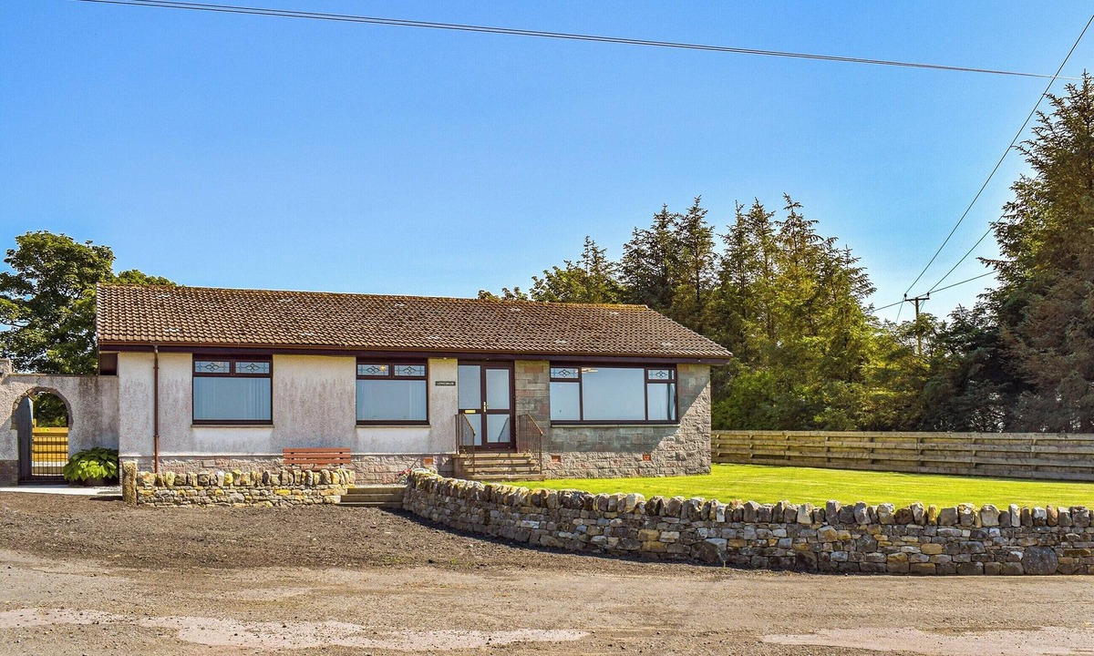 Cumnock Cottage | 3 bedroom accommodation in New Cumnock