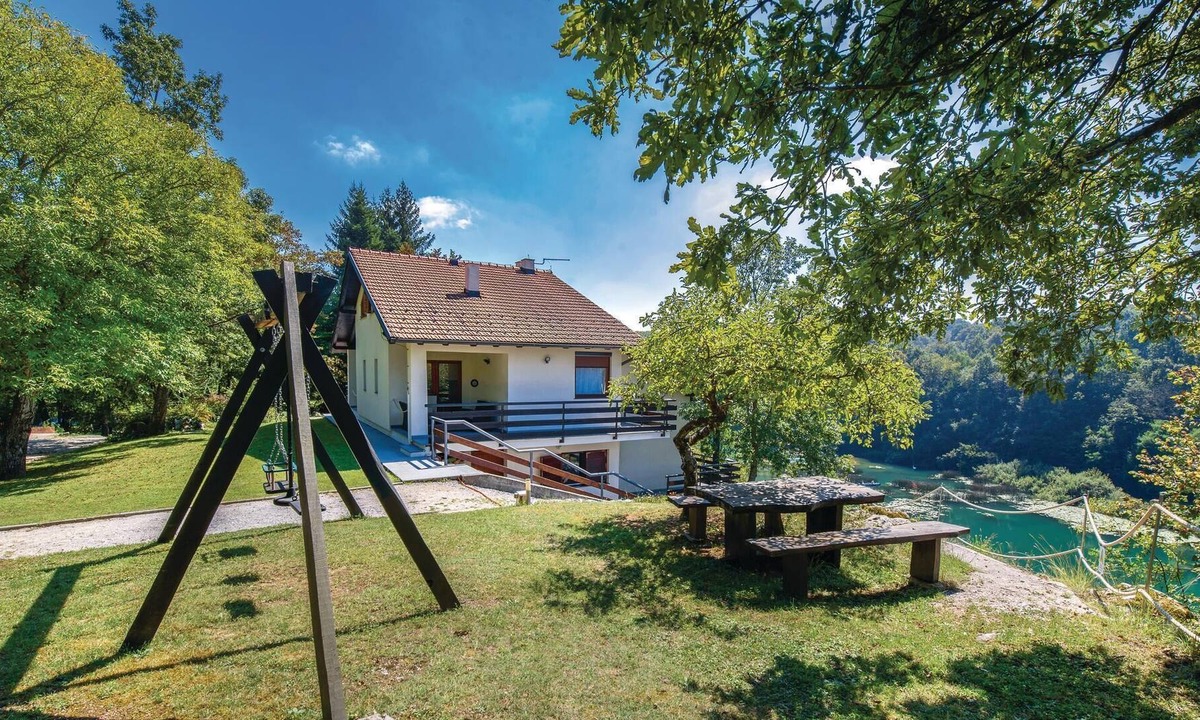 Duga Resa House | 3 bedroom accommodation in Donji Zvecaj