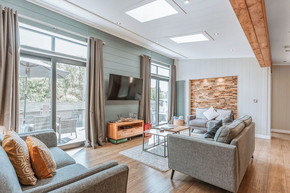 Bridgnorth Ski Chalet | 3 bedroom accommodation in Bridgnorth