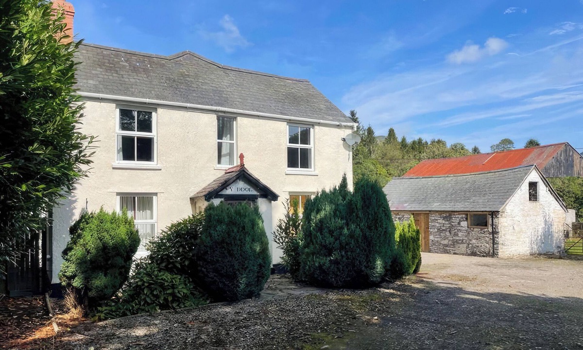 Denbigh Cottage | 3 bedroom accommodation in Colwyn Bay