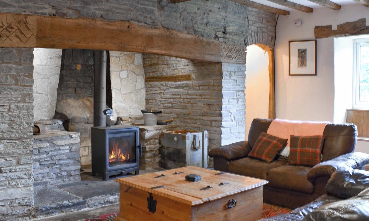 Tirabad Cottage | 3 bedroom accommodation in Lower Farm