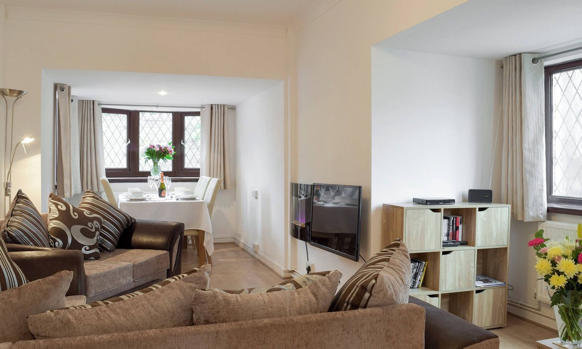 Mumbles Cottage | 3 bedroom accommodation in The Mumbles