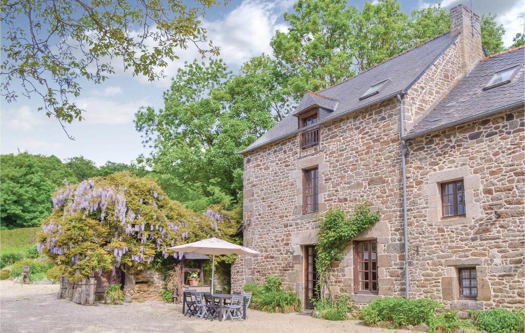 Taden House | 3 bedroom accommodation in Taden
