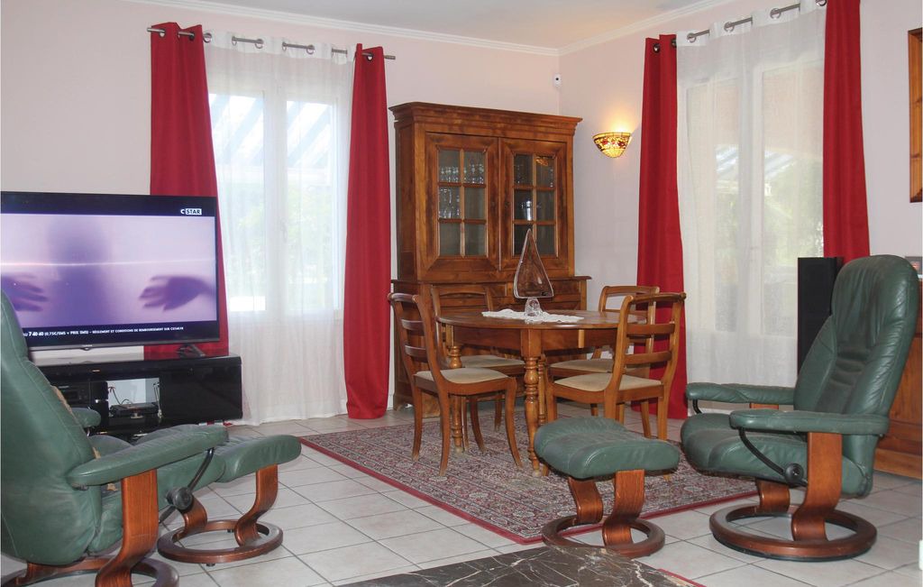 Montelimar House | 3 bedroom accommodation in Montélimar