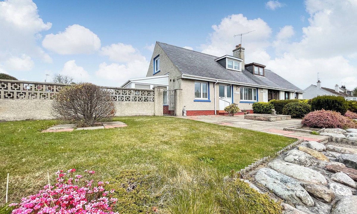 Tain Cottage | 3 bedroom accommodation in Balintore