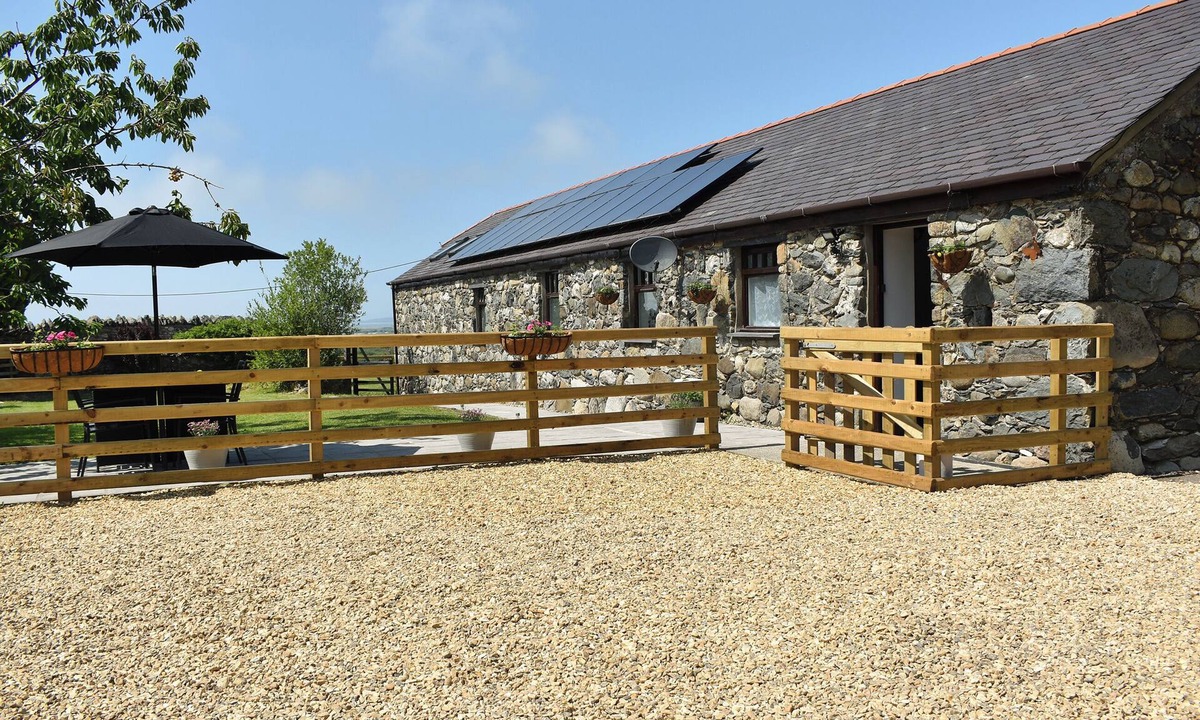 Dinas Cottage | 3 bedroom accommodation in Caerarfon