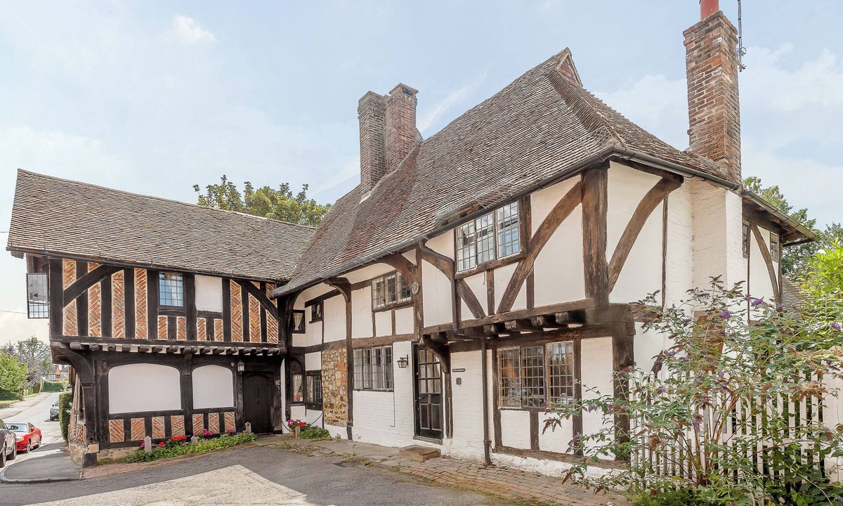 Lingfield Cottage | 3 bedroom accommodation in Lingfield