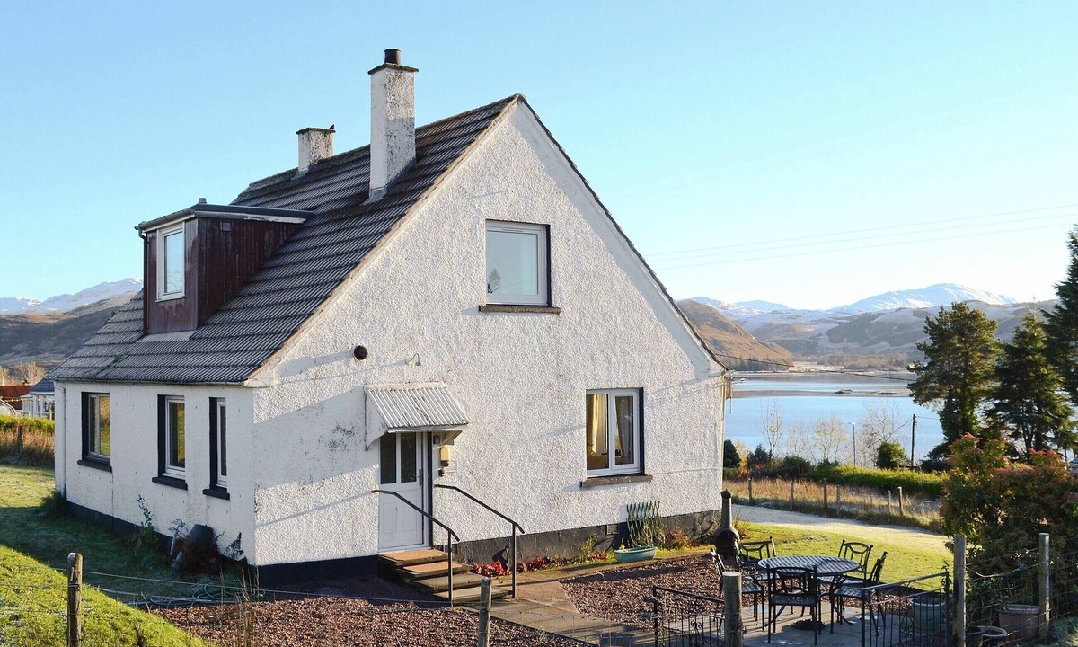 Strathcarron Cottage | 3 bedroom accommodation in Lochcarron