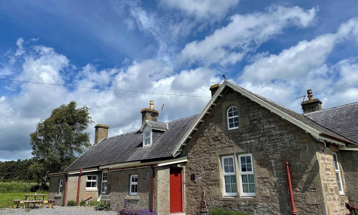 Balloch Cottage | 3 bedroom accommodation in Dalcross