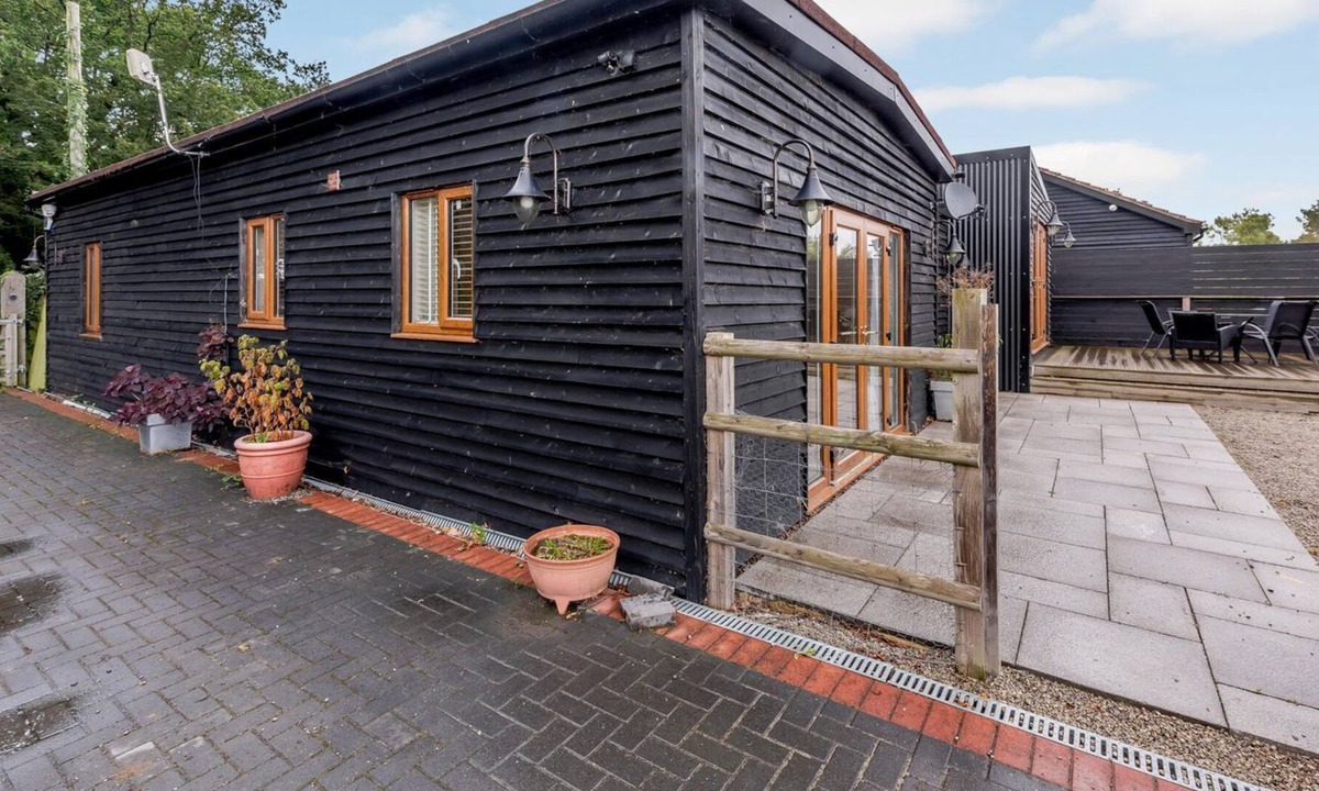 Abbess Roding Cottage | 3 bedroom accommodation in Headcorn