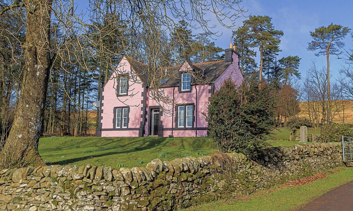 Newbridge Cottage | 3 bedroom accommodation in Shawhead, Dumfries