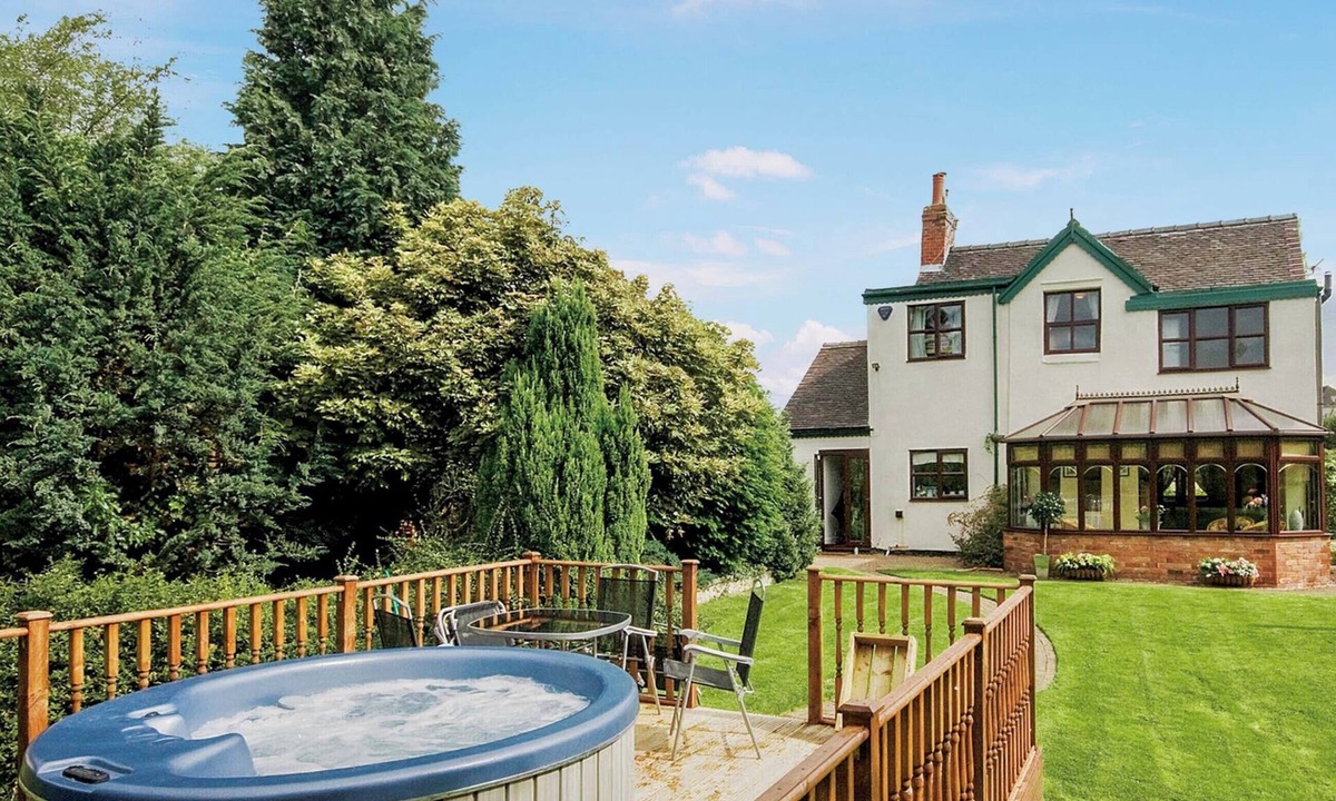 Ashby Woulds Cottage | 3 bedroom accommodation in Overseal