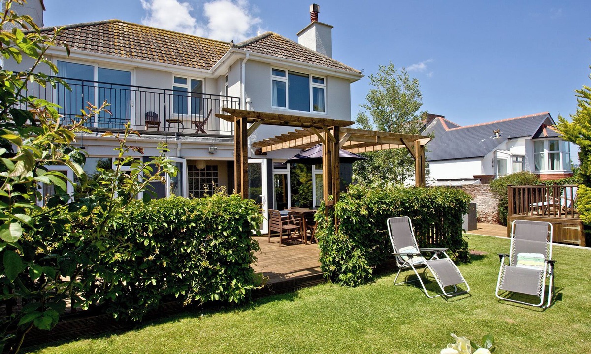 Roundham House | 3 bedroom accommodation in Paignton