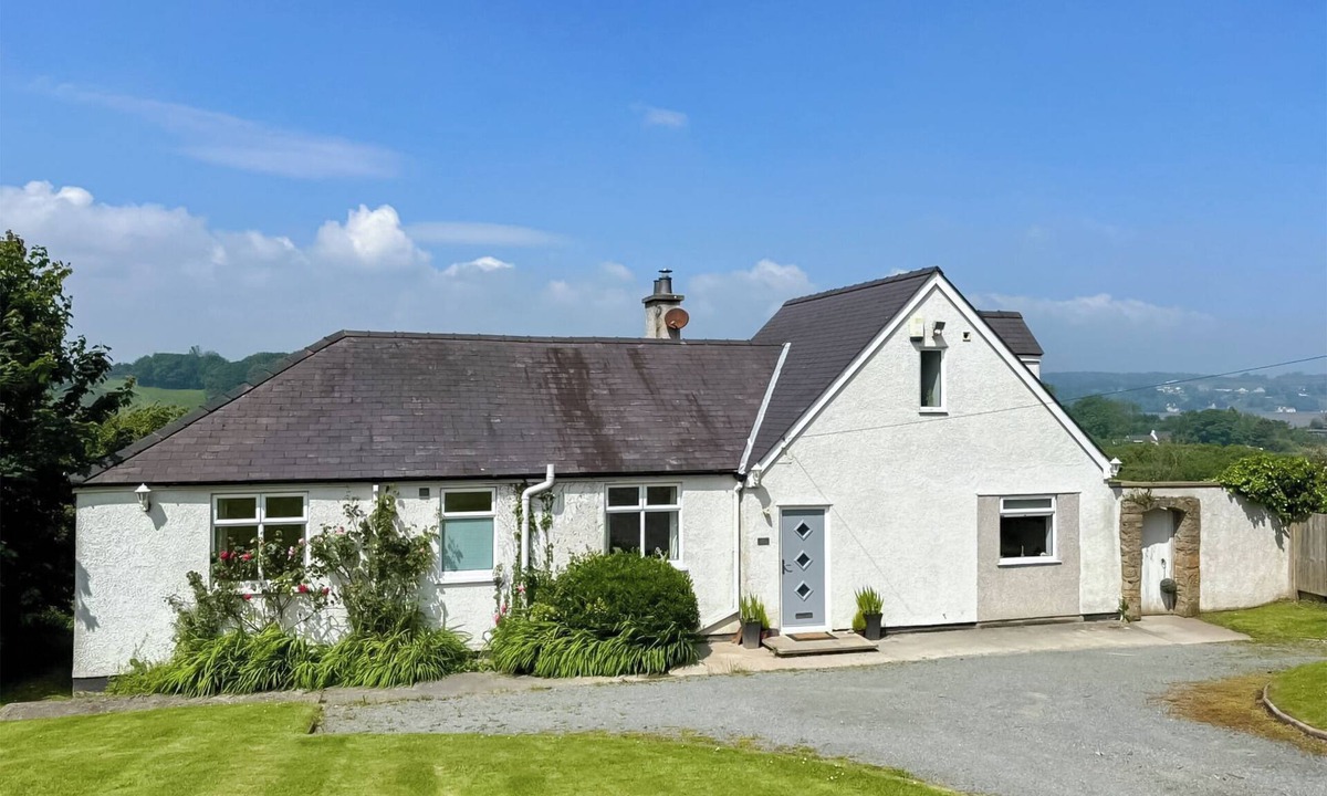 Pentraeth Cottage | 3 bedroom accommodation in Pentraeth, Anglesey