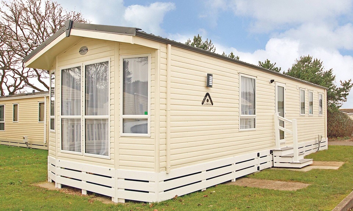 Ringwood House | 3 bedroom accommodation in St. Leonards, Ringwood