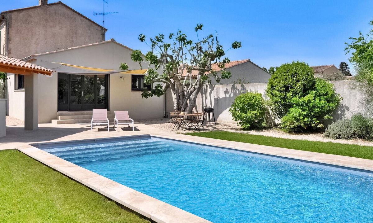 Rognonas House | 3 bedroom accommodation in Rognonas