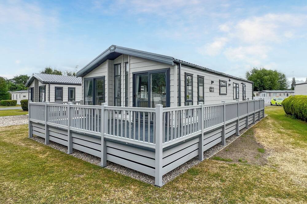 Chester Ski Chalet | 3 bedroom accommodation in Chester