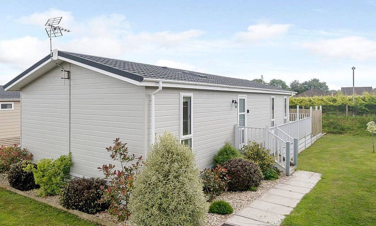 Honiton Cabin | 3 bedroom accommodation in Honiton
