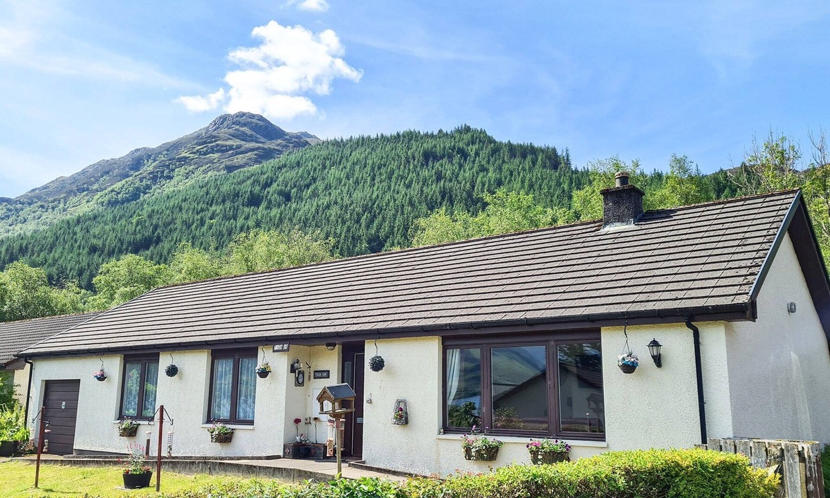 Ratagan Cottage | 3 bedroom accommodation in Ratagan