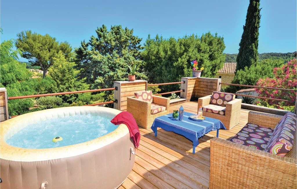 Sauveterre House | 3 bedroom accommodation in Sauveterre