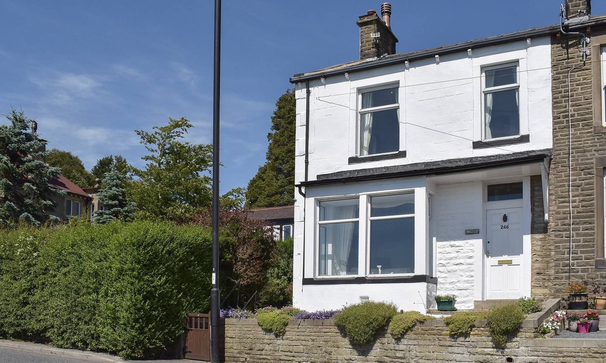 Blacko Cottage | 3 bedroom accommodation in Blacko