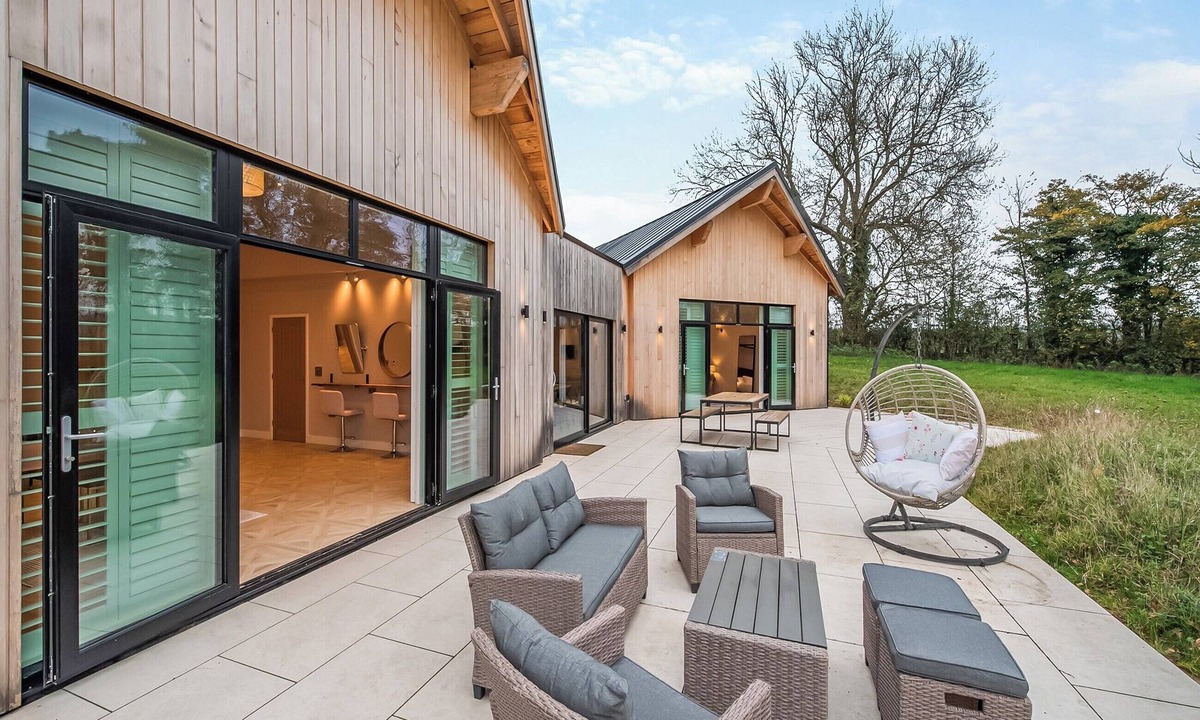 Farringdon Cottage | 3 bedroom accommodation in Exeter