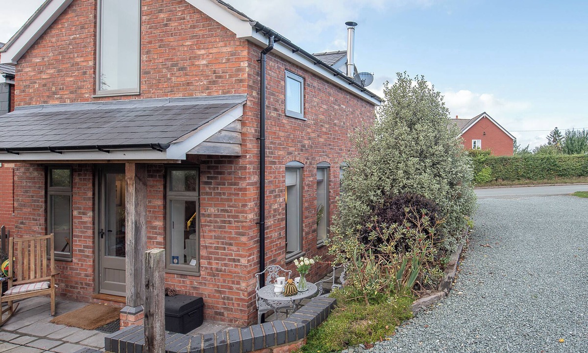 Kingswood Cottage | 3 bedroom accommodation in Forden