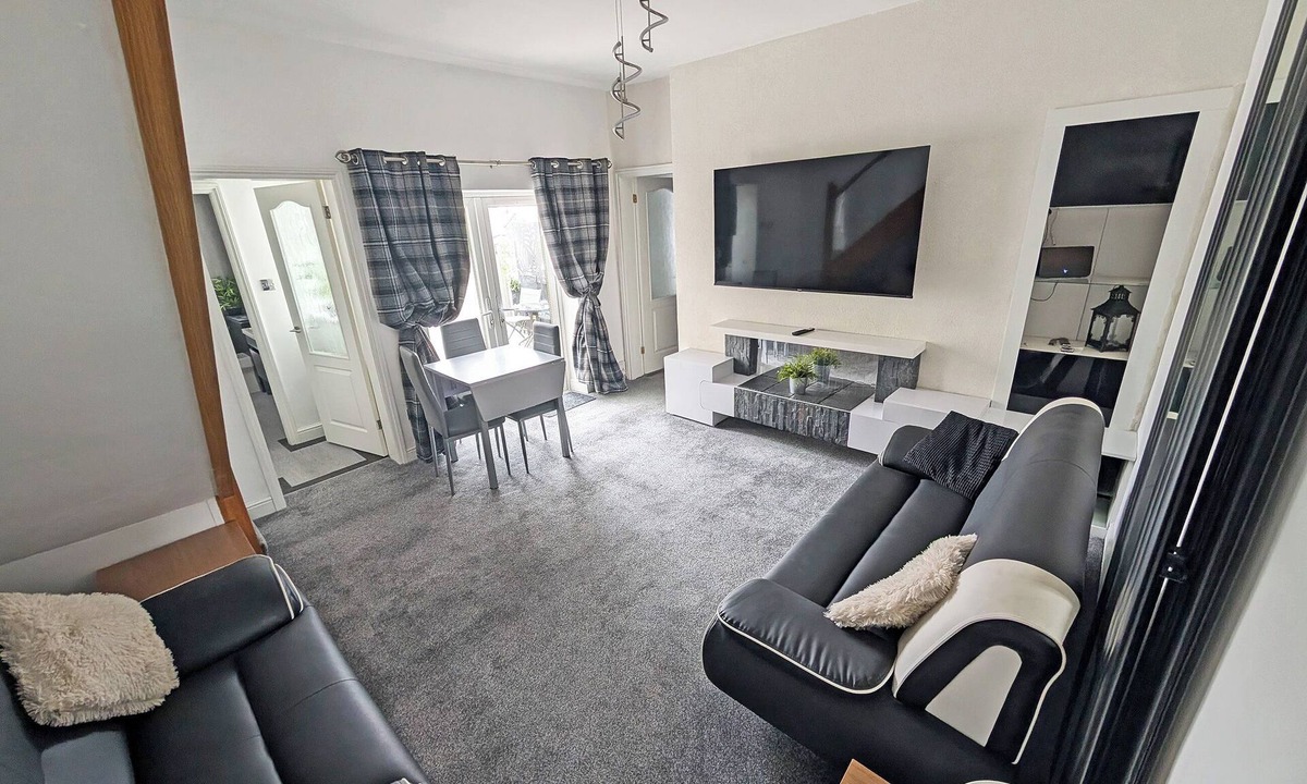 Girvan Cottage | 3 bedroom accommodation in Girvan