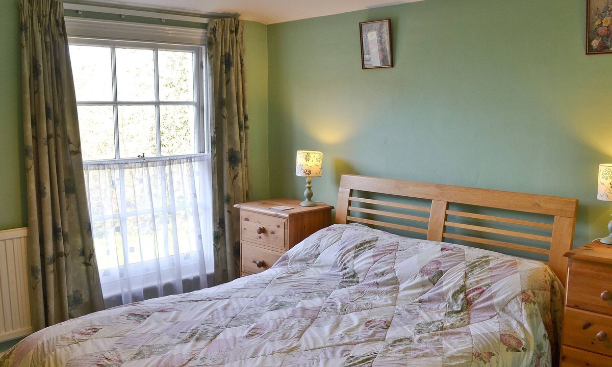 Harrow on the Hill Cottage | 3 bedroom accommodation in Harrow