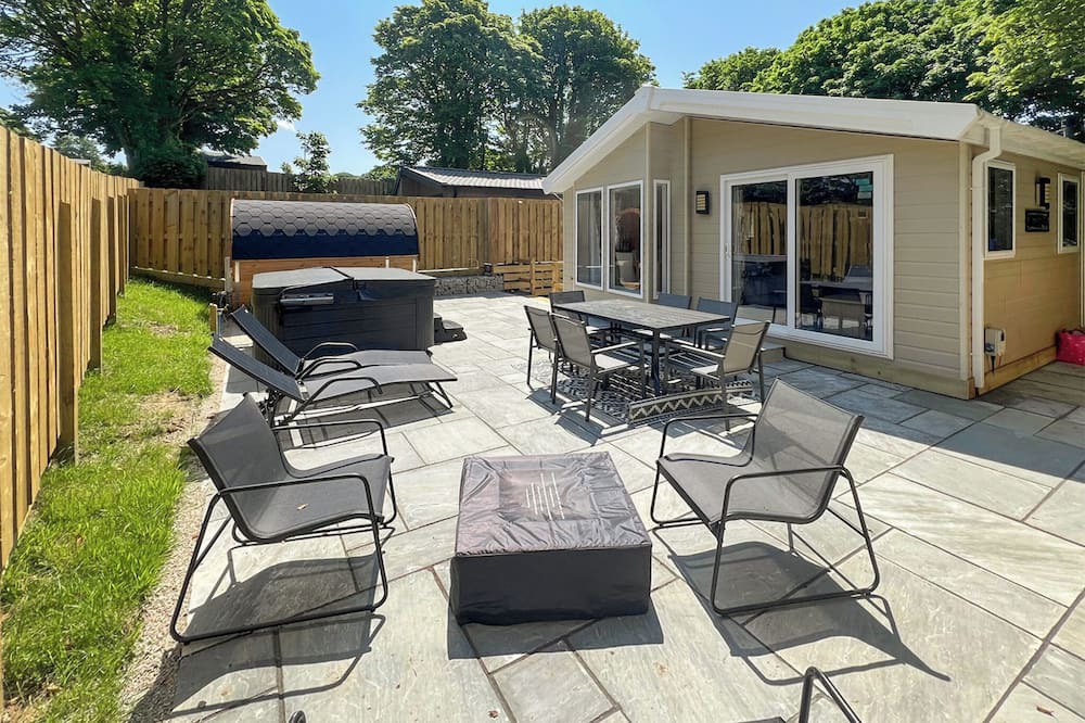 Leedstown Ski Chalet | 3 bedroom accommodation in Hayle