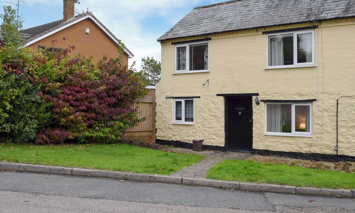 Flecknoe Cottage | 3 bedroom accommodation in Welton