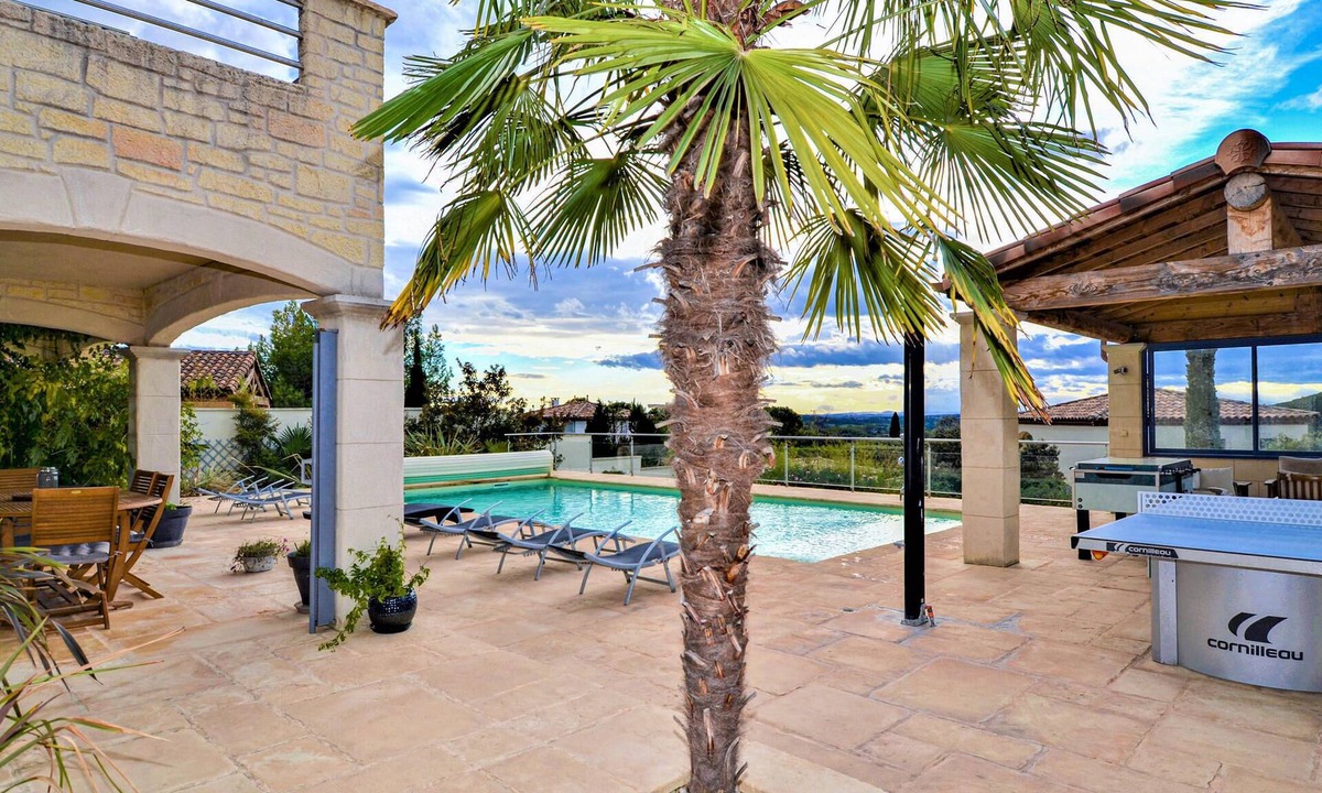 Saint-Hippolyte-de-Montaigu House | 3 bedroom accommodation in Flaux