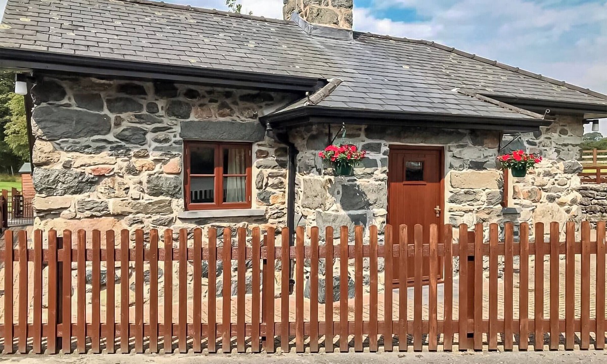 Llanuwchllyn Cottage | 3 bedroom accommodation in Llanuwchlyn, near Bala