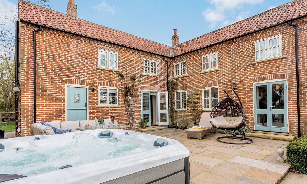 Storwood Cottage | 3 bedroom accommodation in York