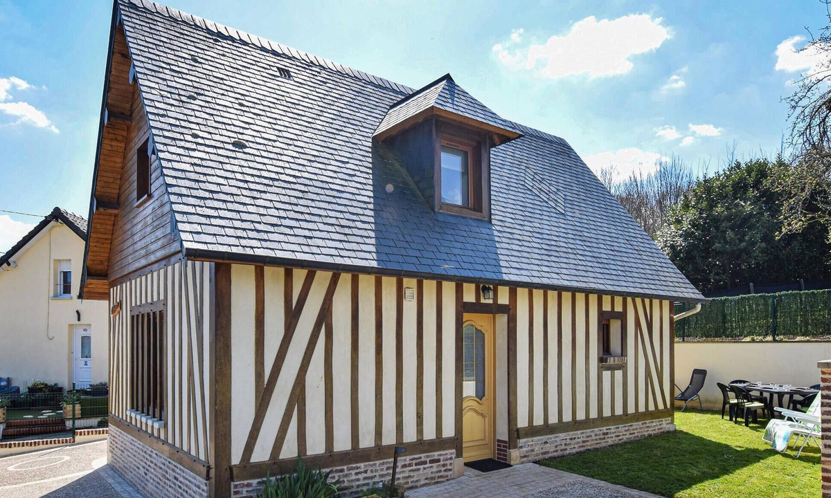 Hericourt-en-Caux House | 3 bedroom amazing home in Héricourt-en-Caux
