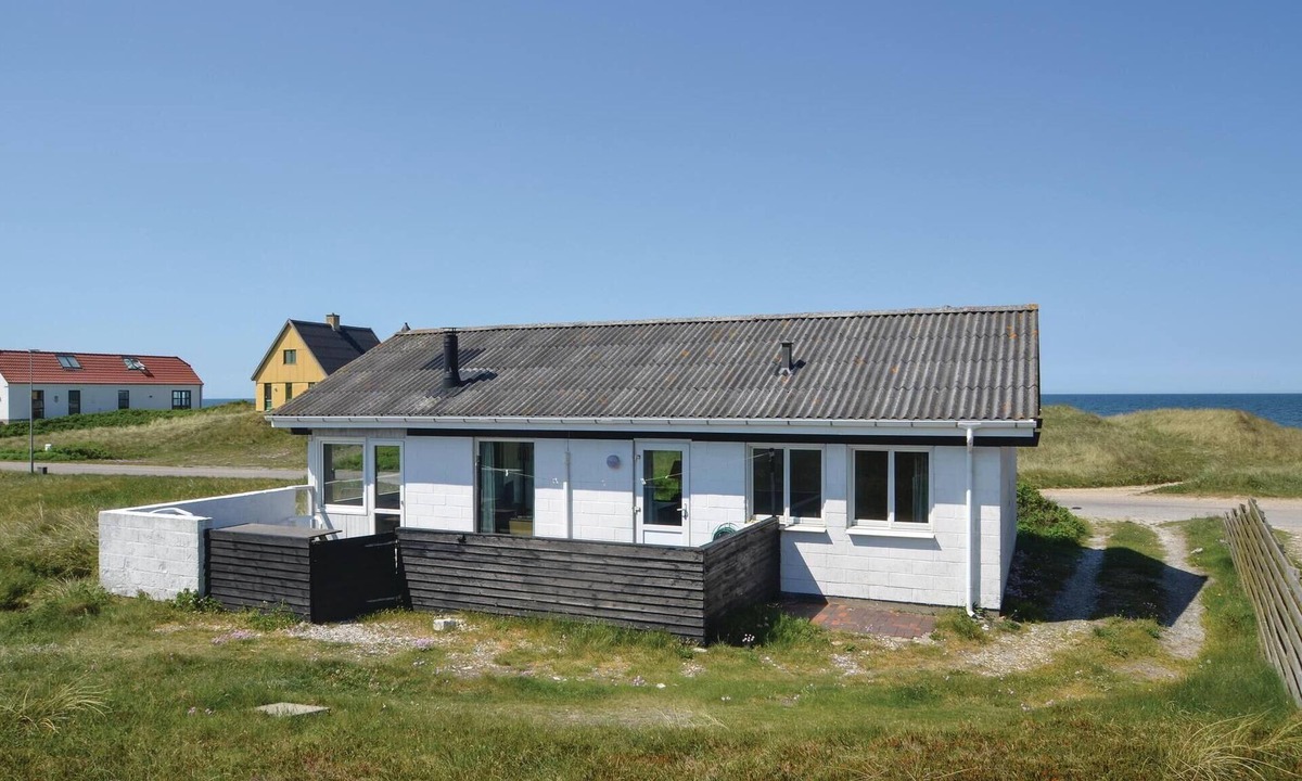 Lild Strand House | 3 bedroom amazing home in Frøstrup
