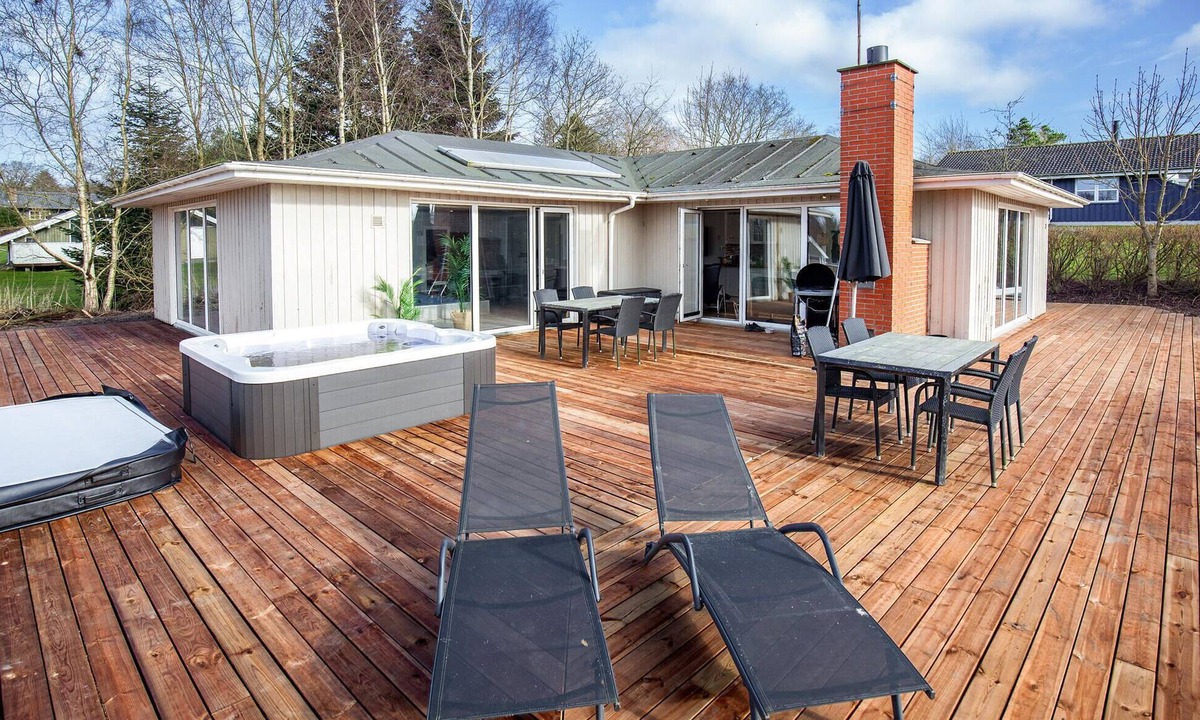 Hvalpsund House | 3 bedroom amazing home in Farsø
