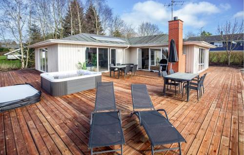 Hvalpsund House | 3 Bedroom Amazing Home In Farsø