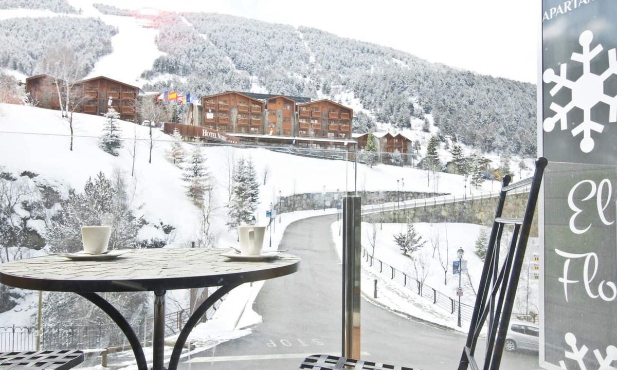 El Tarter Apartment | 3 Bedroom Apartment next to ski slopes. El Tarter. FLOC 32