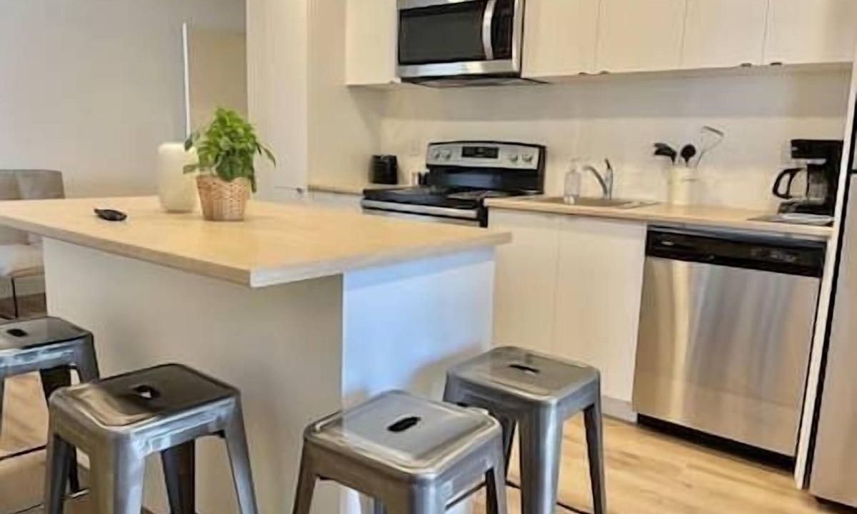Cite-Universitaire Apartment | 3-Bedroom Apartment.