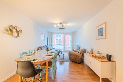 La Madeleine Apartment | 3 bedroom apartment with parking & balconies