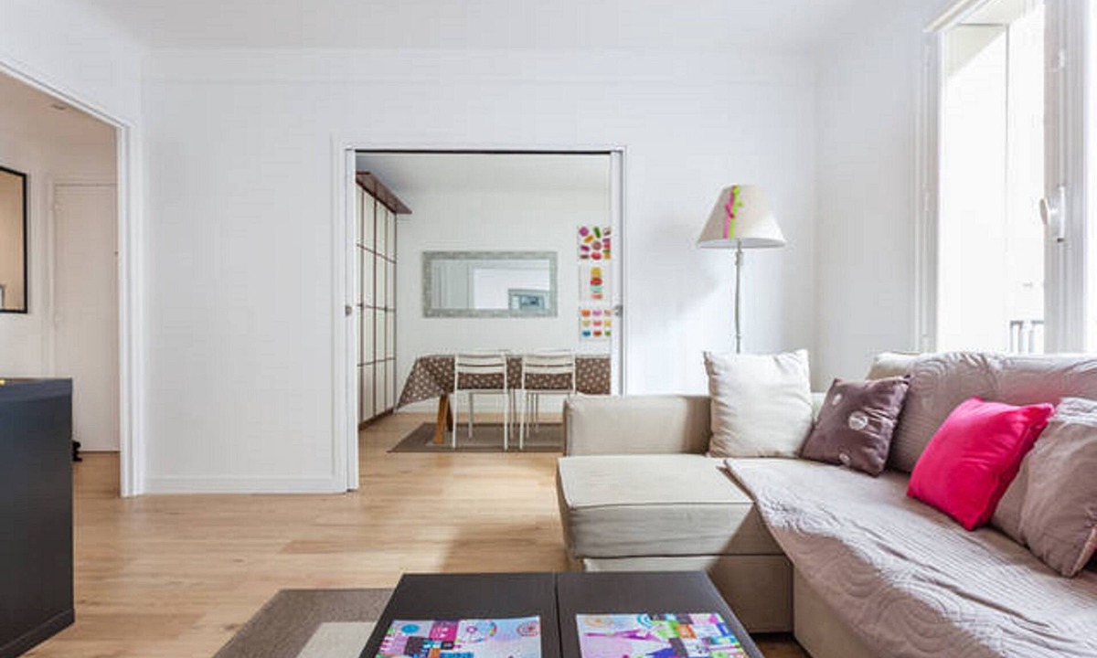 Notre-Dame Apartment | 3 bedroom apartment in the heart of Versailles 1 min Versailles Rive Droite train station