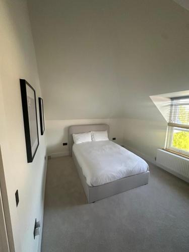 Woodside Apartment | 3 bedroom apartment