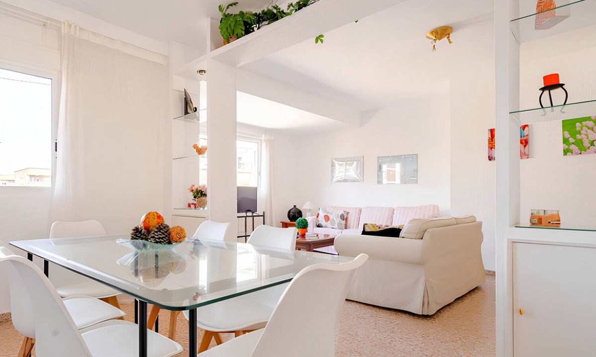 Ciutat Jardi Apartment | 3 bedroom apartment in Valencia Center
