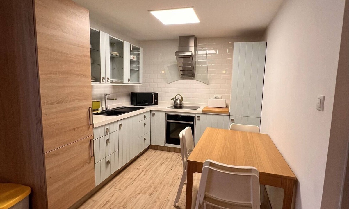 Chinorlet Apartment | 3 Bedroom Apartment With Shared Pool & Jacuzzi Close to Parque Sierra del Carche
