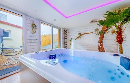 Neuilly-le-Vendin House | 3 Bedroom Awesome Home In Neuilly Le Vendin