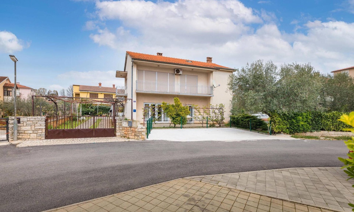 Valbandon Apartment | 3 bedroom awesome apartment in Fazana